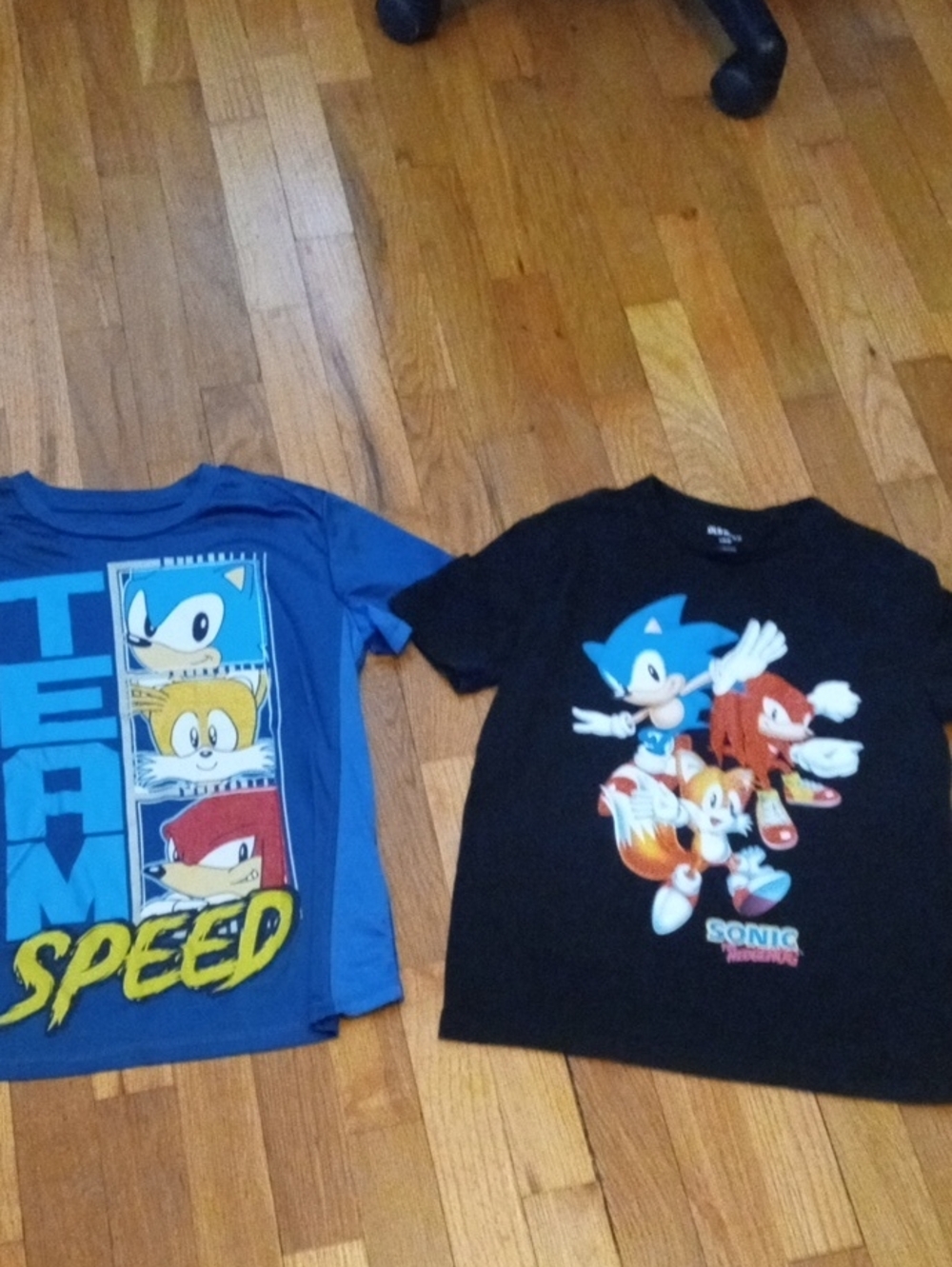 boys 10/12 Sonic Hedgehog graphic tees, 2